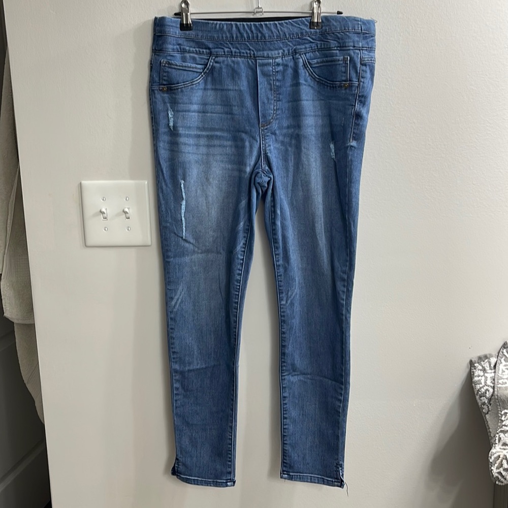 Democracy an solution jeans 8